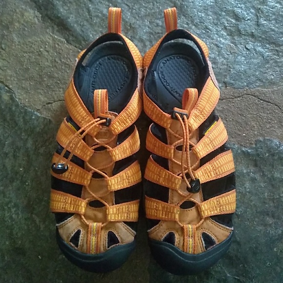 orange keen sandals
